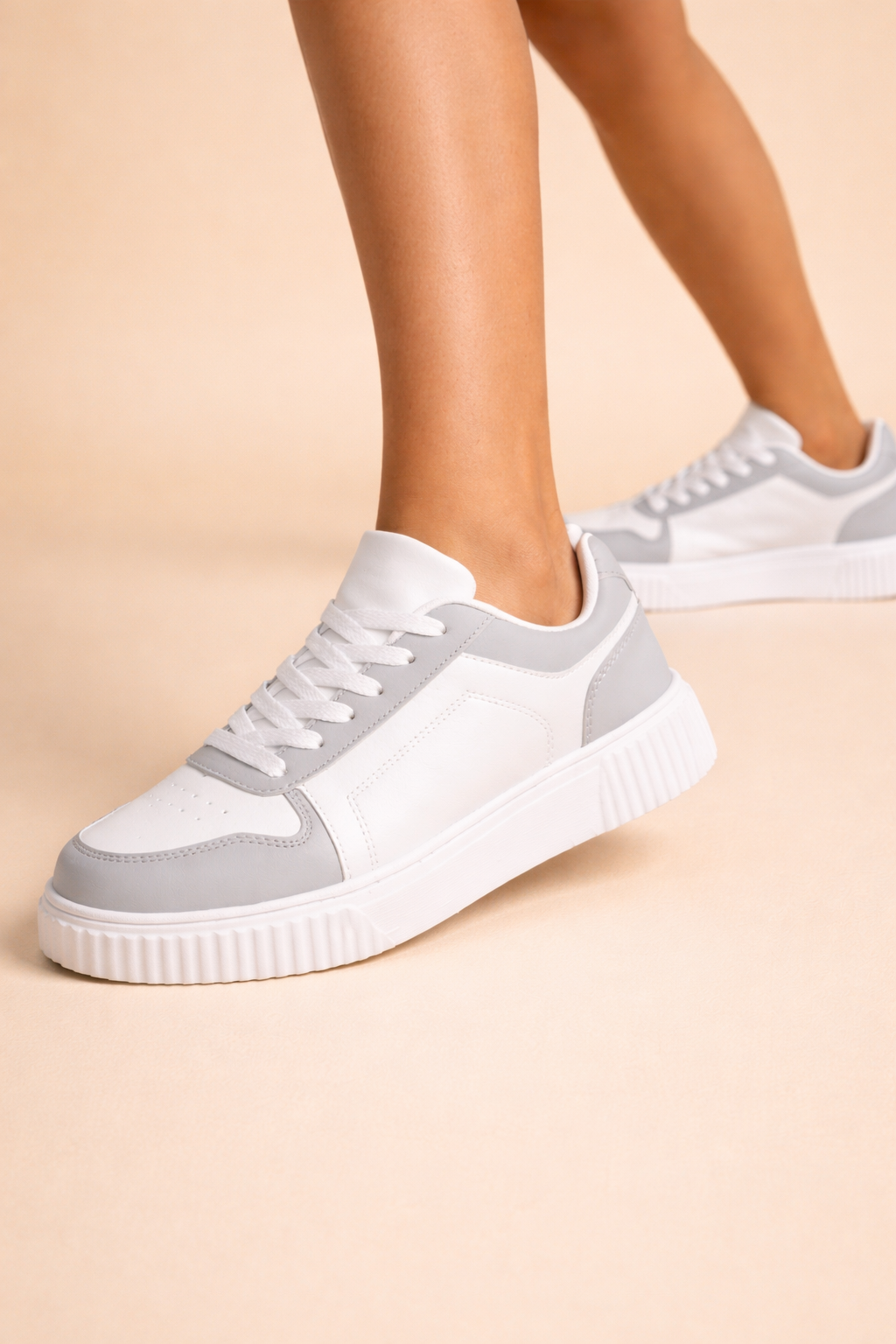 Women's beige non-slip sneakers with chunky grip sole