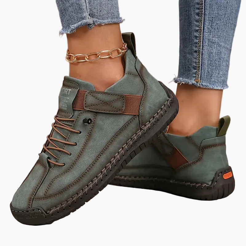 Women's black wide fit chunky sneakers with cushioned sole