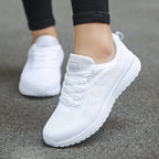 Women's lace-up mesh walking sneakers