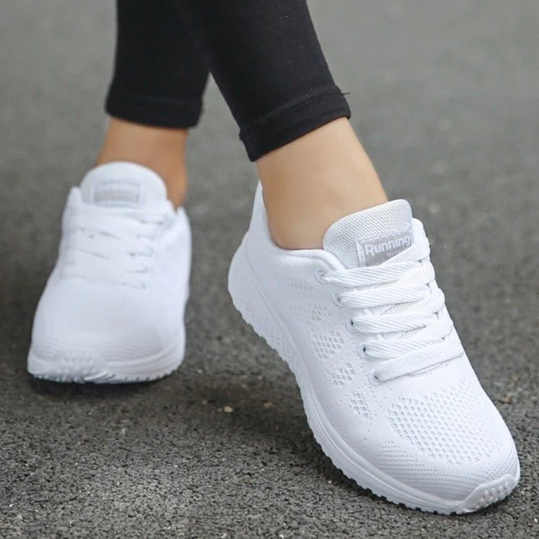 Women's lace-up mesh walking sneakers