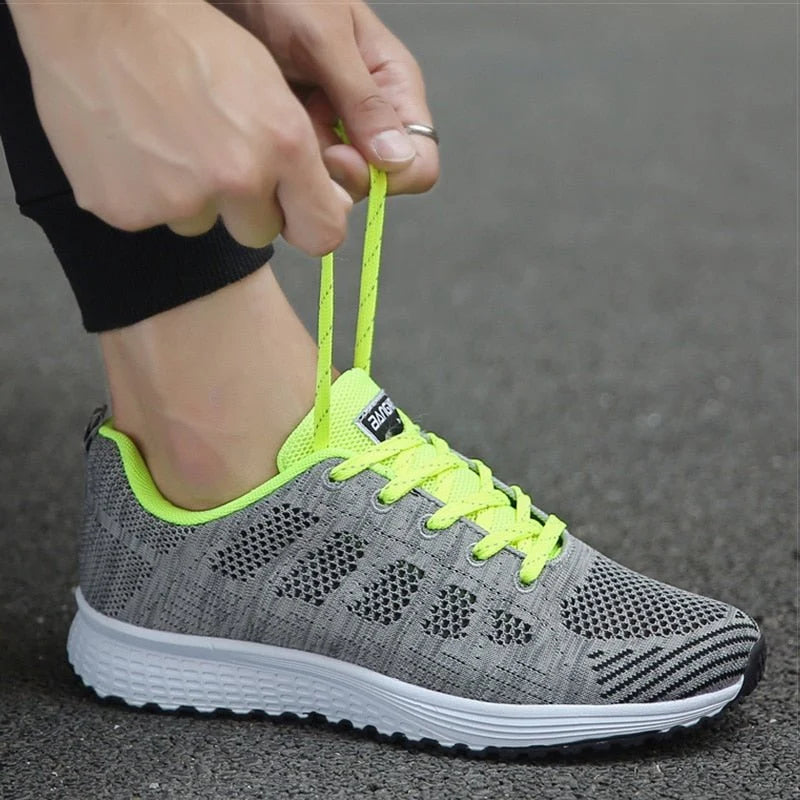 Women's lace-up mesh walking sneakers